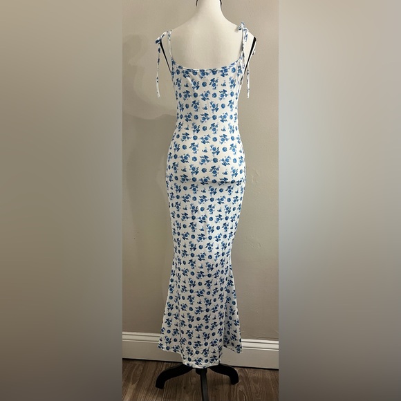 Blue Floral Print Maxi Dress - NWOT - Picture 5 of 7